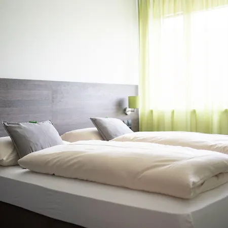 Eee Hotel 3*