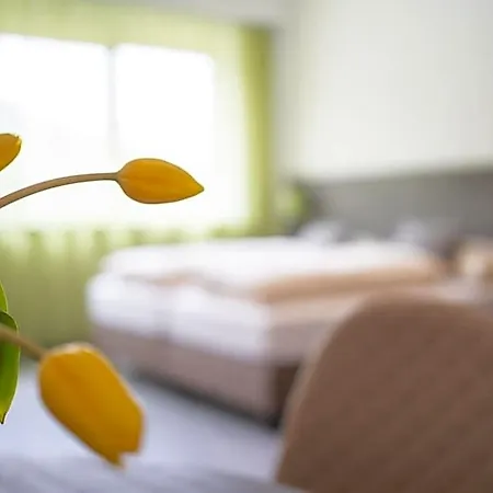 Eee Hotel