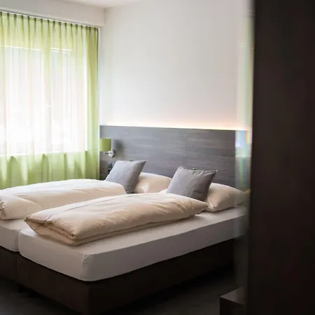 Eee Hotel 3*