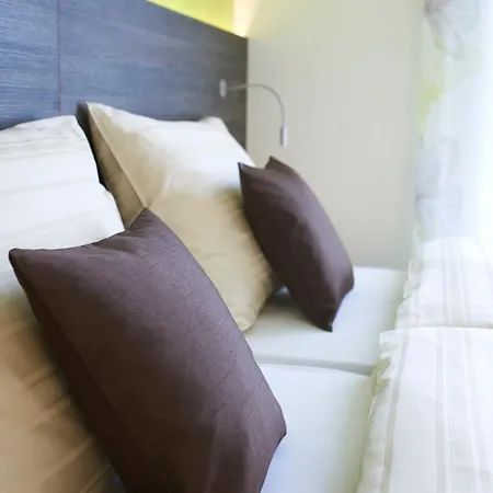 Eee Hotel 3*
