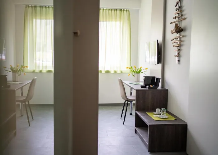 Eee فندق لييزين