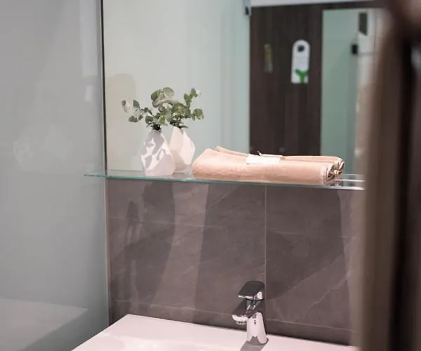 Eee فندق لييزين